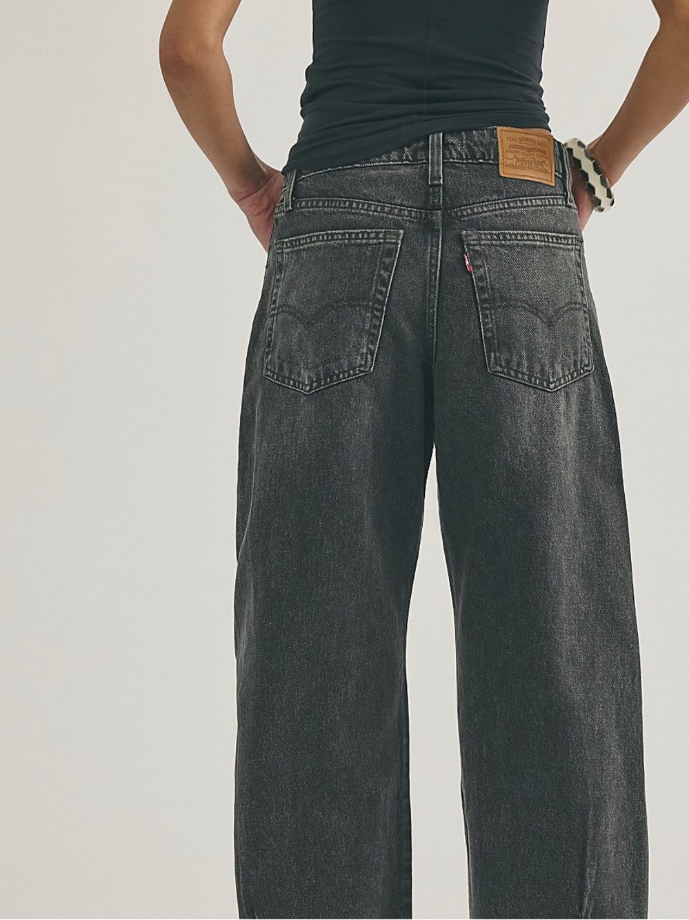 Levi’s Baggy Dad Barrel Jean